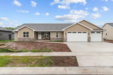 n9027 Southtowne Drive, Menasha, WI 54952