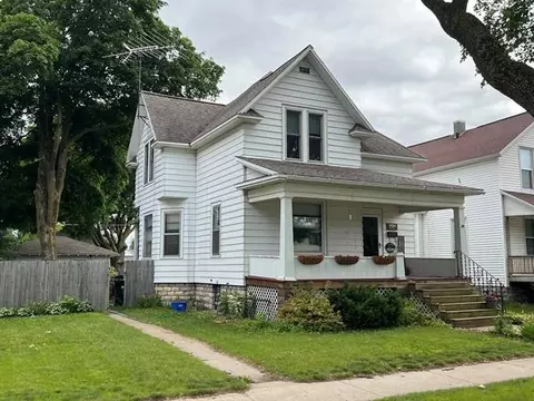 1701 14th Ave, Menominee, MI 49858