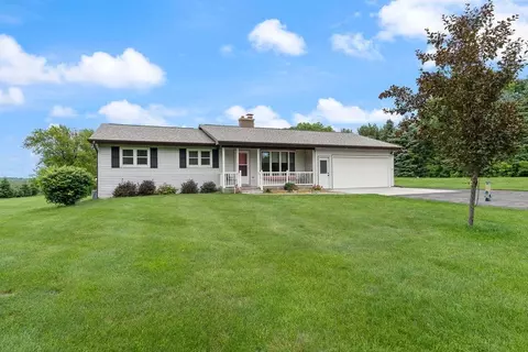 w10276 Clover Leaf Road, Hortonville, WI 54944