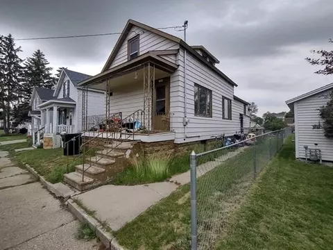 1404 29th Ave, Menominee, MI 49858