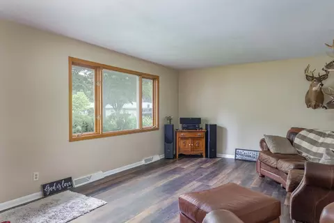 2516 S Greenview St, Appleton, WI 54915 photo 3