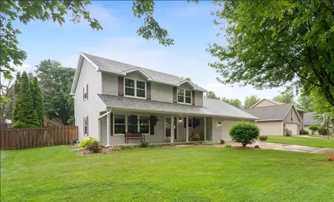 1615 Arabian Dr, Green Bay, WI 54313