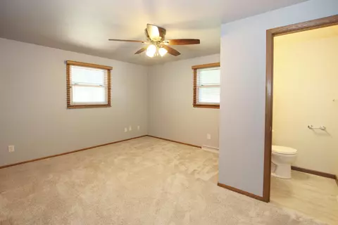 Bedroom - 27 N Linden Ln, Appleton, WI 54915 photo 2 of 7