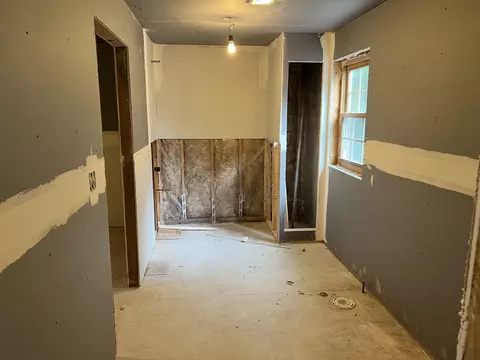 Bath - n5808 25th Road, Crivitz, WI 54114 photo 2 of 3