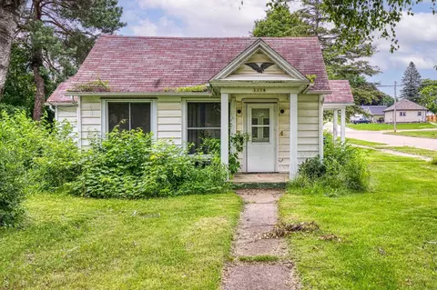 1114 Wyman St, New London, WI 54961