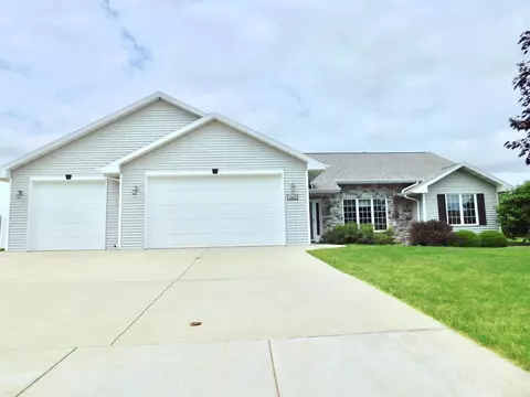 2042 Sandy Springs Rd, De Pere, WI 54115