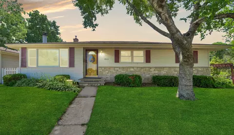 1521 Southland Ave, Oshkosh, WI 54902