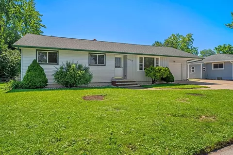 1033 London St, Menasha, WI 54952