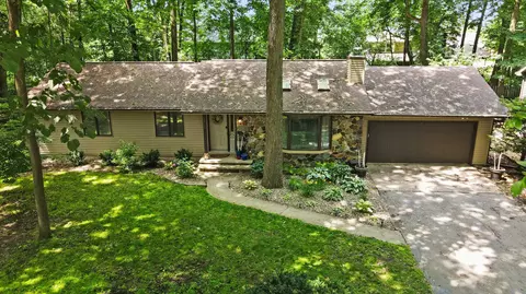 1545 Deerfield Dr, Oshkosh, WI 54904