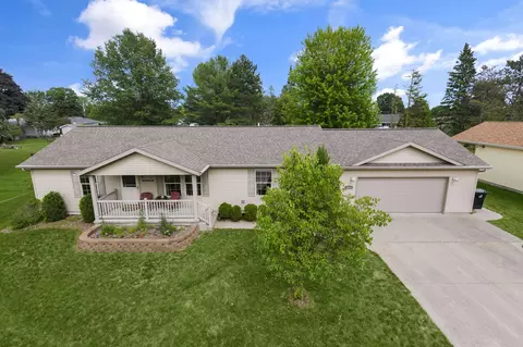 2816 20th St, Menominee, MI 49858