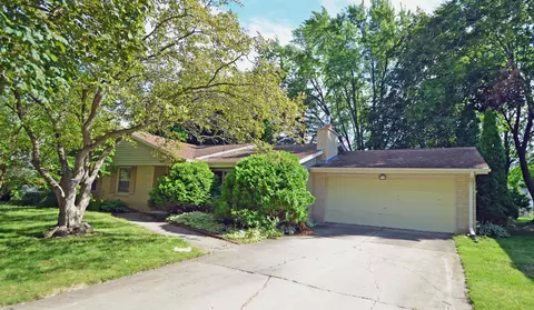 1095 April Ln, Green Bay, WI 54304