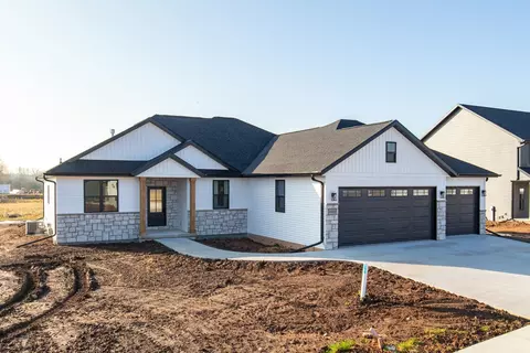 W5843 Edgewood Drive, Menasha, WI 54952