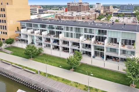 101 Cherry St #206, Green Bay, WI 54301