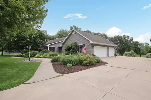1753 Baron Ln, Oshkosh, WI 54904