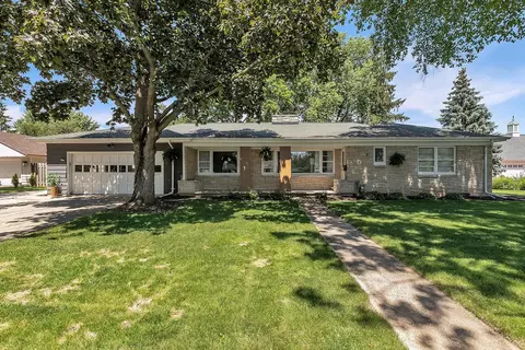 222 Prospect Pl, De Pere, WI 54115