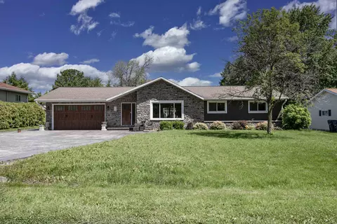 116 Klompen Ct, Neenah, WI 54956
