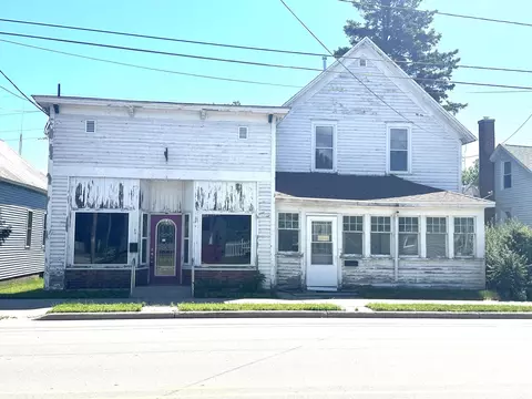 2210 13th St, Menominee, MI 49858