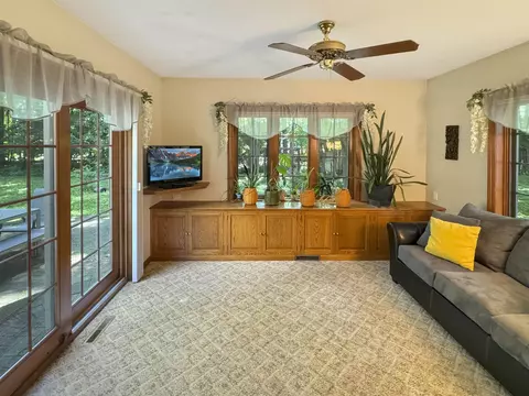Living - 1820 S Lee St, Appleton, WI 54915 photo 4 of 5