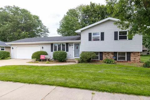 1700 Taylor St, Little Chute, WI 54140