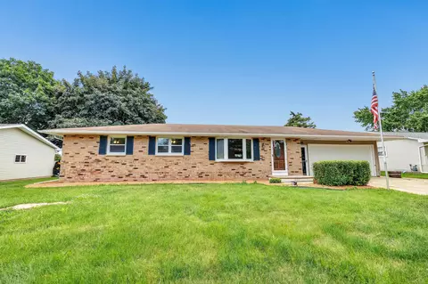 1491 Apache Ave, Green Bay, WI 54313