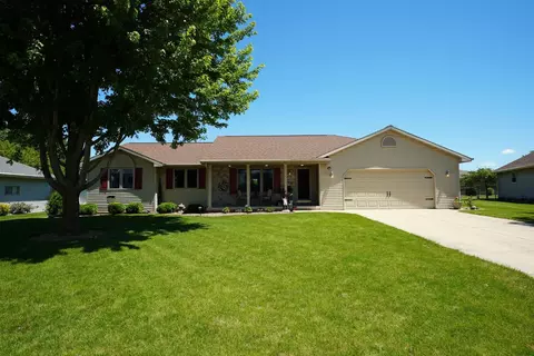 2653 Foxfire Dr, Green Bay, WI 54311