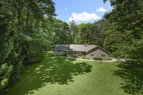 912 Deer Track Ct, Oneida, WI 54155