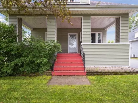 612 E Pulaski St, Pulaski, WI 54162