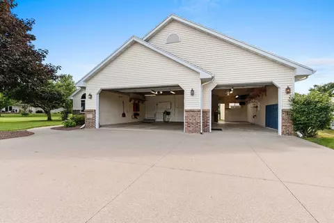 n9553 Garnet Court, Appleton, WI 54915 photo 5