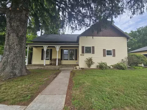 100 S Franklin St, Gillett, WI 54124