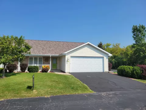 93 Queens Way, Fond Du Lac, WI 54935