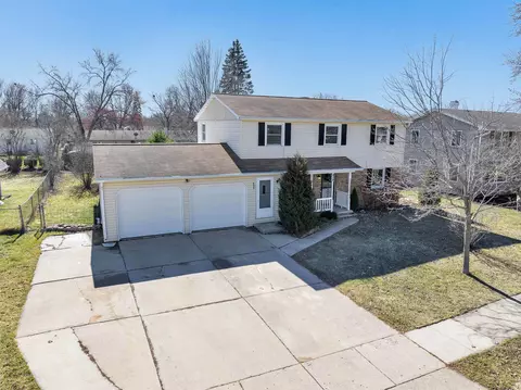 434 S St Bernard Dr, De Pere, WI 54115