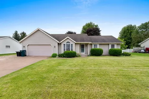 2923 Sunray Ln, Green Bay, WI 54313