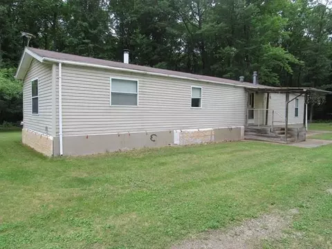 3940 Bell Bridge Rd, Oconto, WI 54153