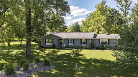 e1253 Mertl Lane, Waupaca, WI 54981