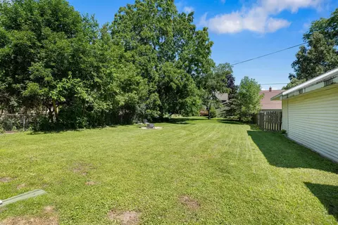 Exterior - 1008 W Winnebago St, Appleton, WI 54914 photo 4 of 5