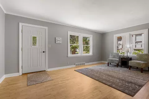 Living - 1008 W Winnebago St, Appleton, WI 54914 photo 5 of 5
