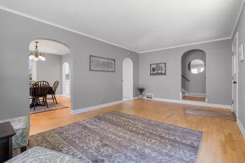 Living - 1008 W Winnebago St, Appleton, WI 54914 photo 4 of 5
