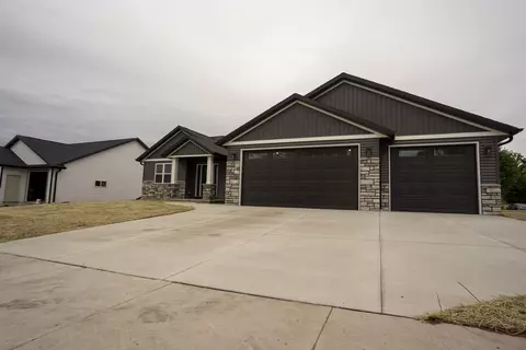 280 Rainbow Ct, Green Bay, WI 54303