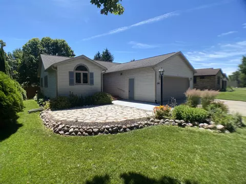 104 Redwood Ct, Bonduel, WI 54107