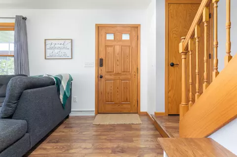Entry Way - 300 E Lindbergh St, Appleton, WI 54911 photo 1 of 3
