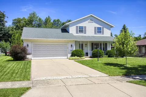 Exterior - 300 E Lindbergh St, Appleton, WI 54911 photo 2 of 15