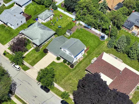 View/Area - 300 E Lindbergh St, Appleton, WI 54911 photo 2 of 11
