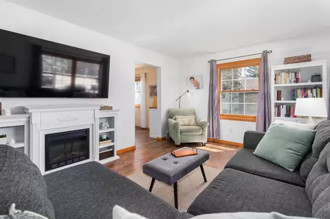 Living - 300 E Lindbergh St, Appleton, WI 54911 photo 2 of 2