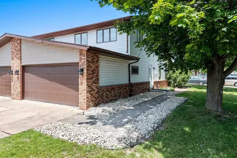 430 E 1st Ave #D, Appleton, WI 54911