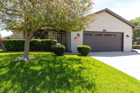 3152 Bellfield Dr, Oshkosh, WI 54904