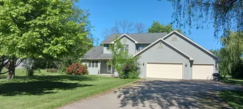 1814 Imperial Rd, Oshkosh, WI 54904
