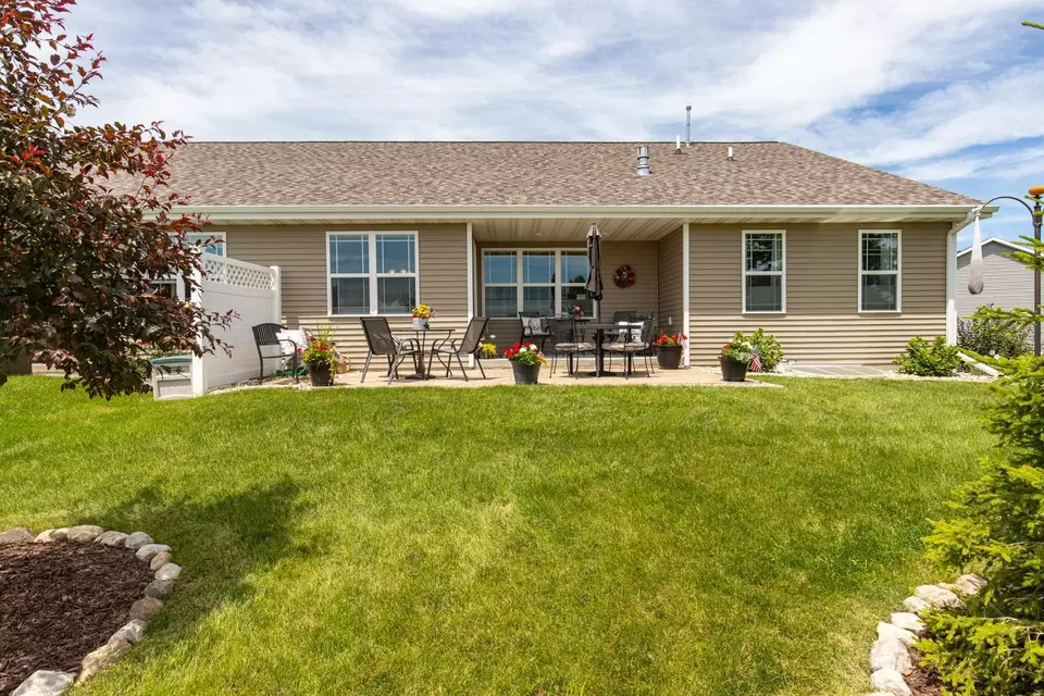 3296 Elk Ridge Dr, Oshkosh, WI 54904 40 Photos Movoto