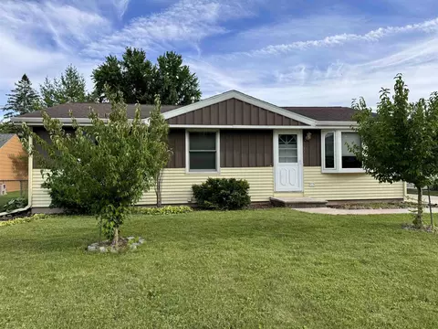 137 Rose St, North Fond Du Lac, WI 54937