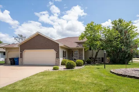 1580 Galway Ct, Oshkosh, WI 54904