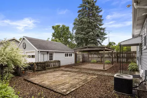 Exterior - 1610 W Spring St, Appleton, WI 54914 photo 2 of 3